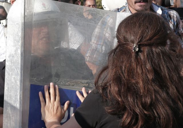 Αρθρογράφος απολύθηκε για tweet κατά Ερντογάν με φόντο το Ισλαμικό Κράτος